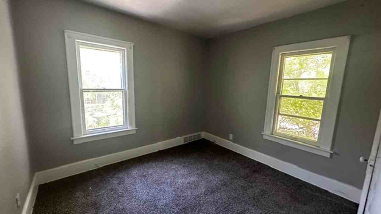 Nice Cozy upstairs unit - Photo 2 of 5