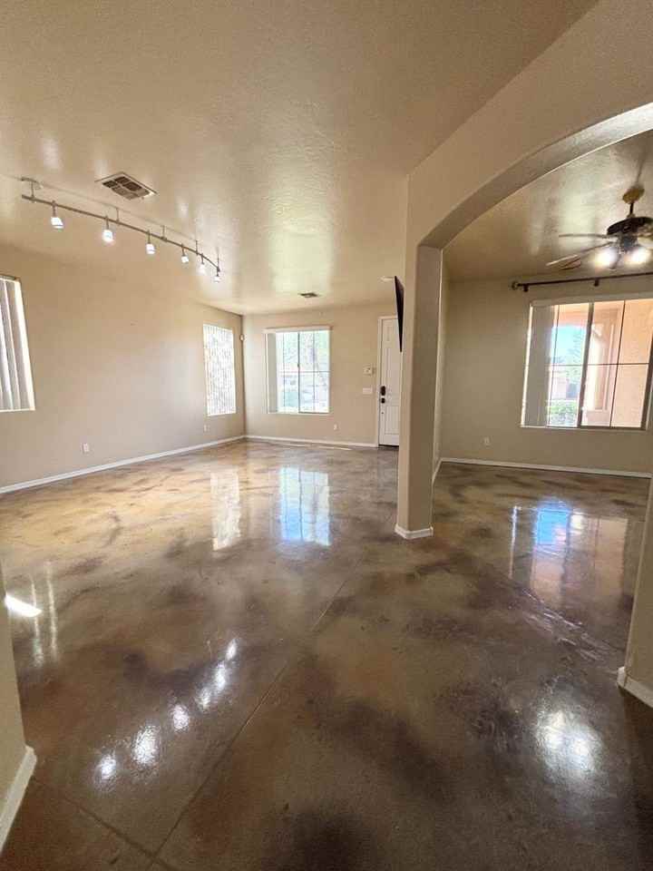3147 E Vallejo Dr - Photo 4 of 37