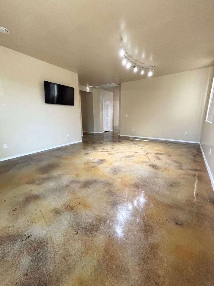 3147 E Vallejo Dr - Photo 5 of 37