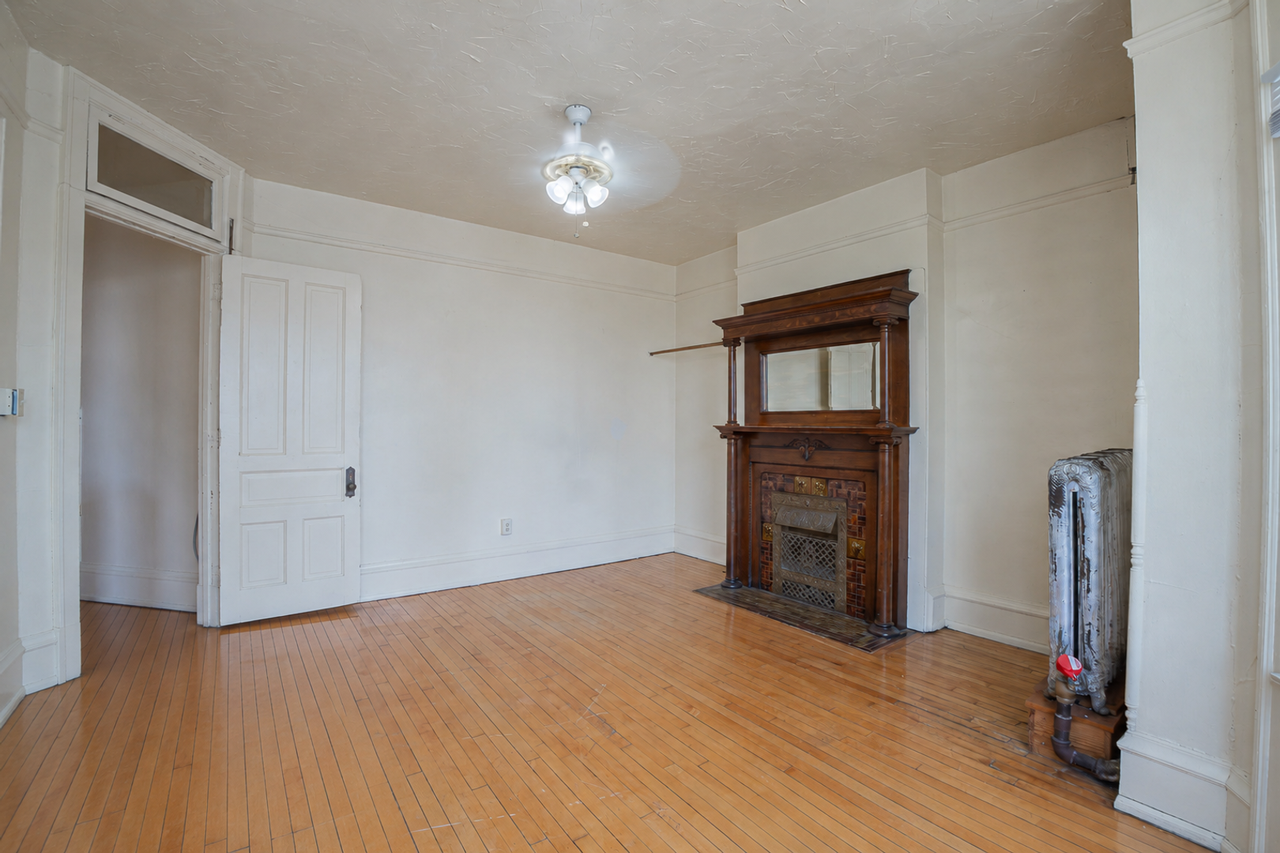 828 N Milwaukee St - Photo 4 of 28