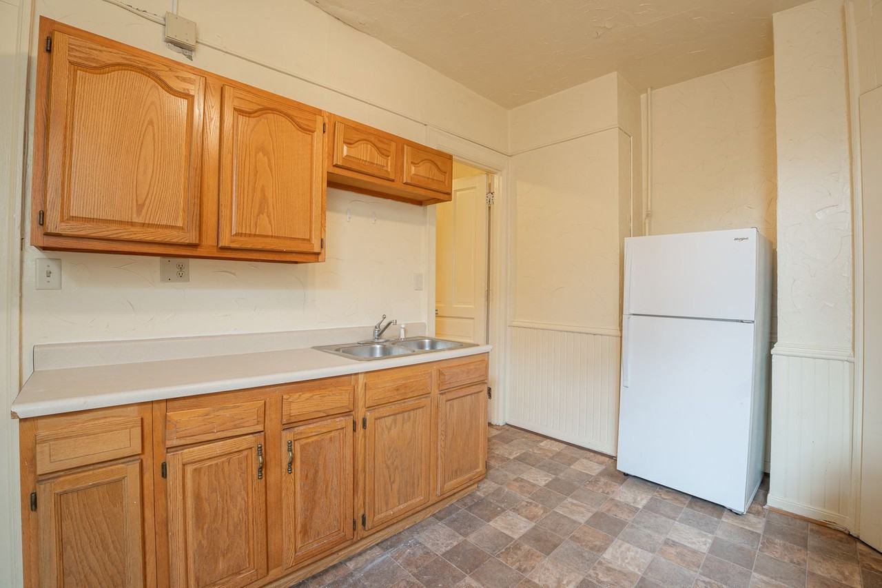 828 N Milwaukee St - Photo 7 of 28