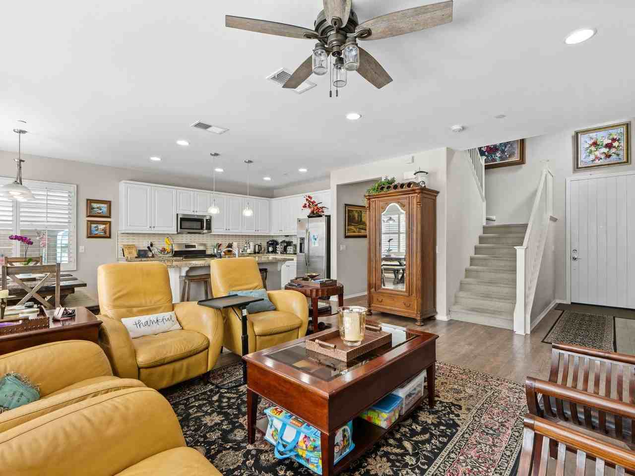 2073 White Alder Ln - Photo 3 of 18