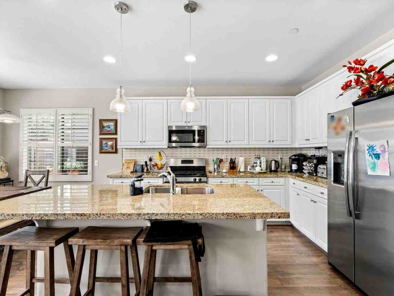 2073 White Alder Ln - Photo 5 of 18