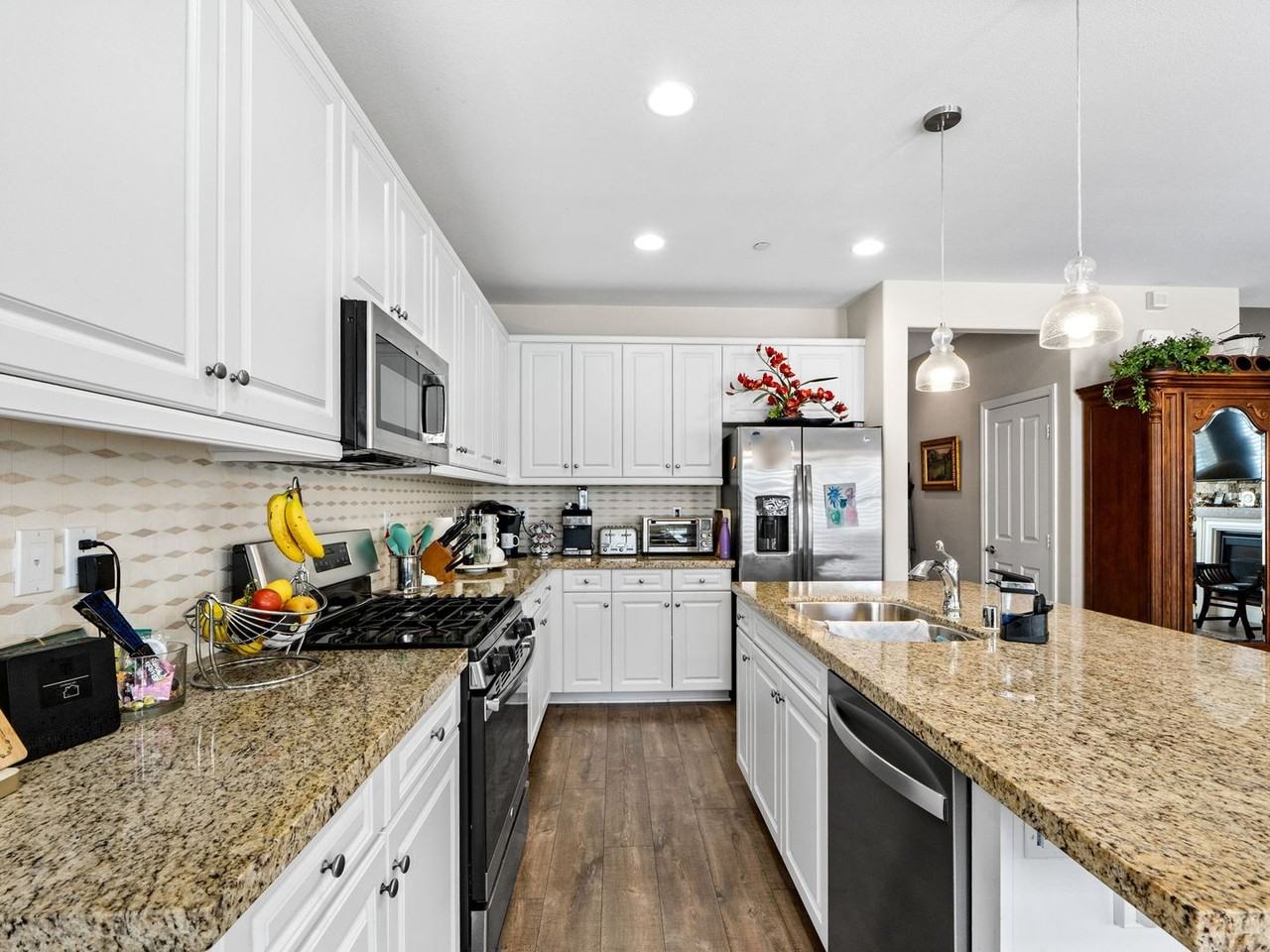 2073 White Alder Ln - Photo 6 of 18