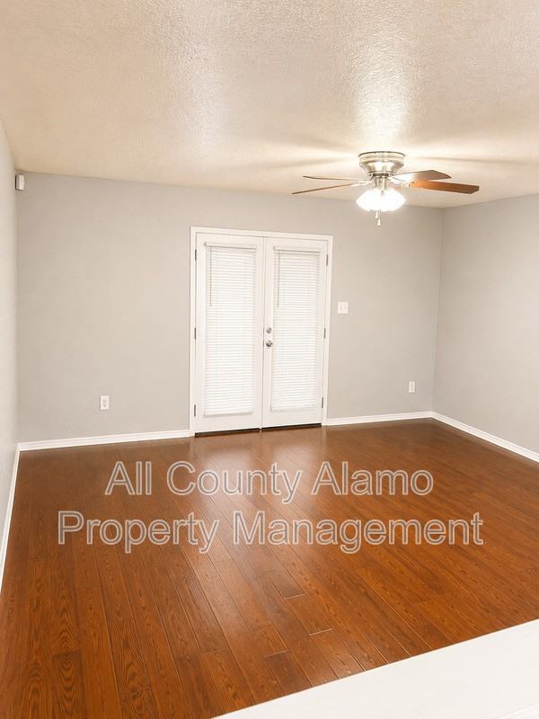 9631 Sandflat Pass - Photo 4 of 32