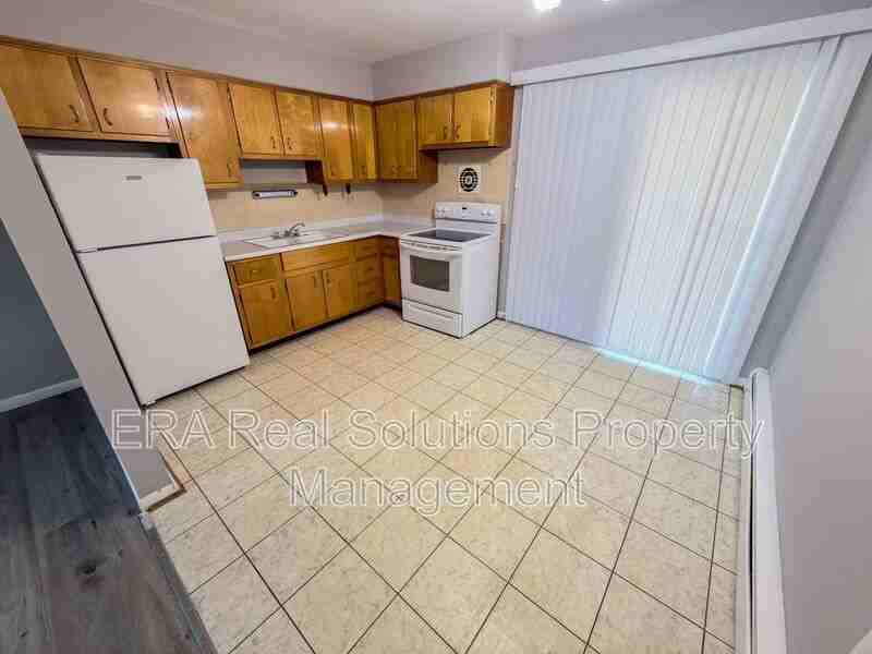 233 Rockaway Ave #2 - Photo 5 of 10
