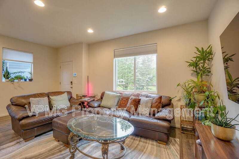 2023 Ne Four Seasons Ln - Photo 6 of 25
