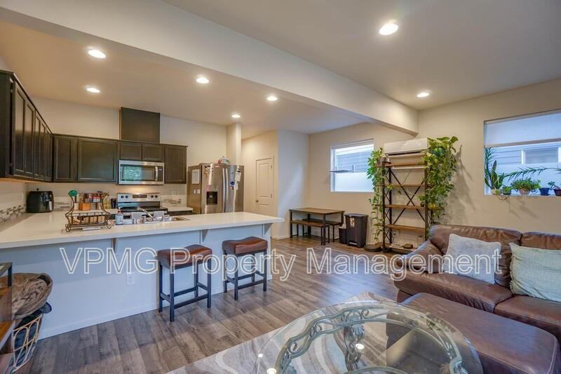 2023 Ne Four Seasons Ln - Photo 7 of 25