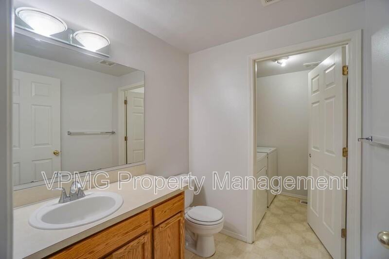 7608 Ne 52nd St - Photo 4 of 29