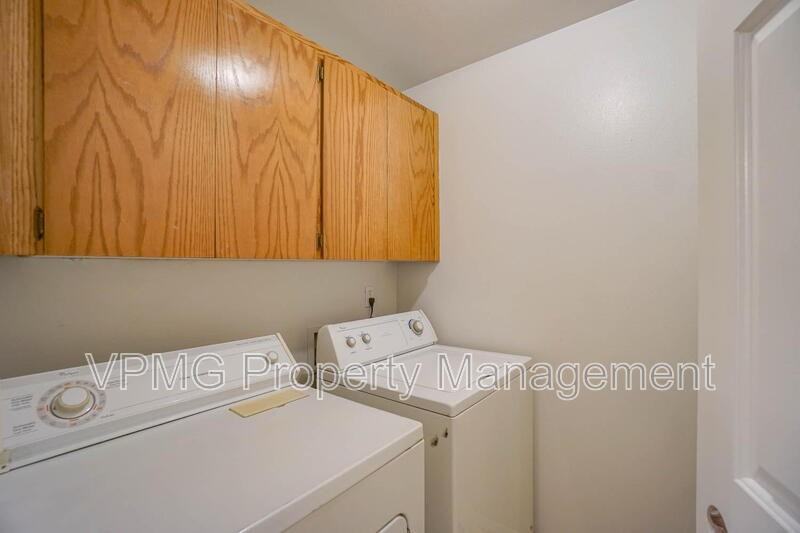 7608 Ne 52nd St - Photo 5 of 29