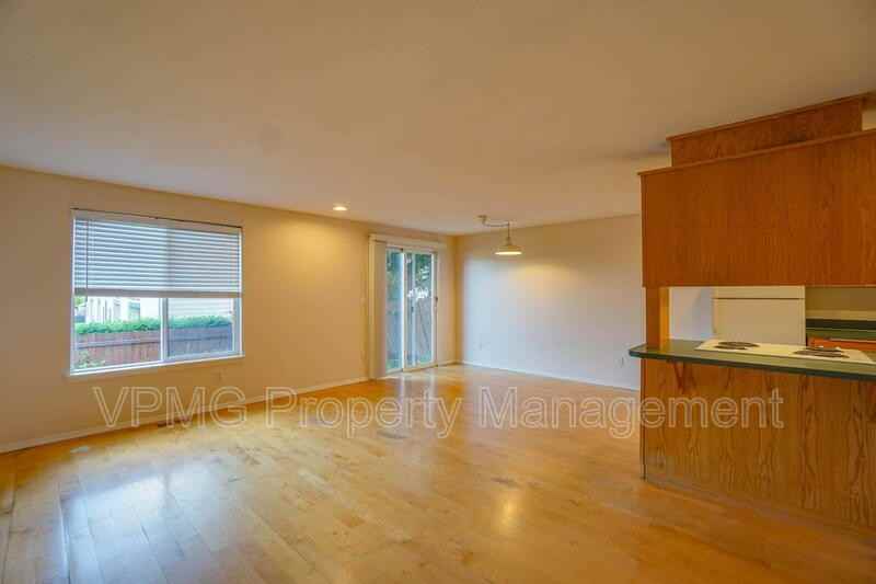 7608 Ne 52nd St - Photo 7 of 29
