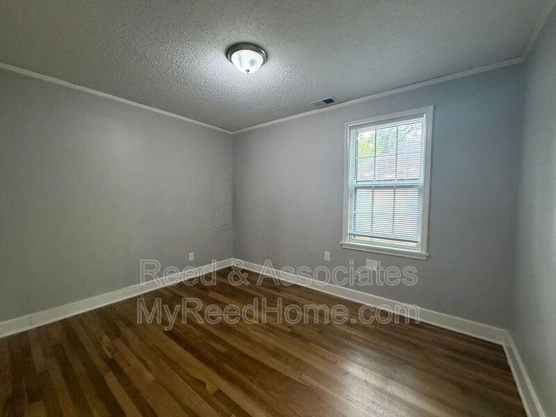 743 Shotwell St #1 - Photo 7 of 10