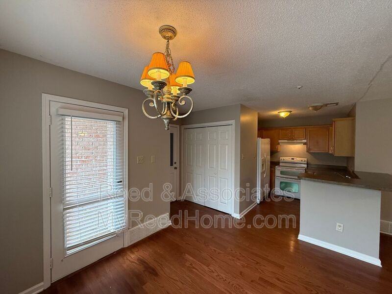 1173 Clear Creek Rd - Photo 4 of 11