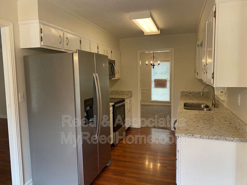 8403 Pine Valley Ln - Photo 6 of 14
