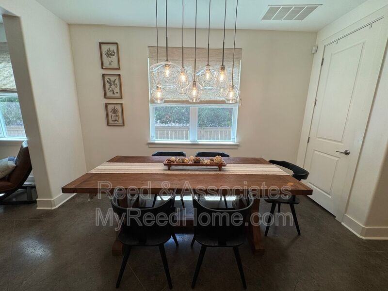 1080 Blythe St - Photo 6 of 13