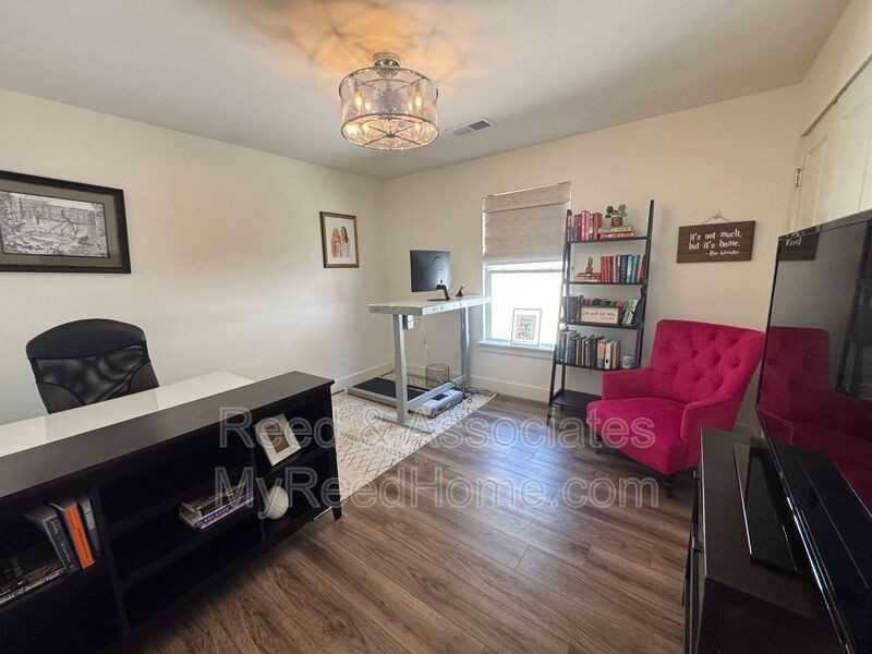 1080 Blythe St - Photo 7 of 13