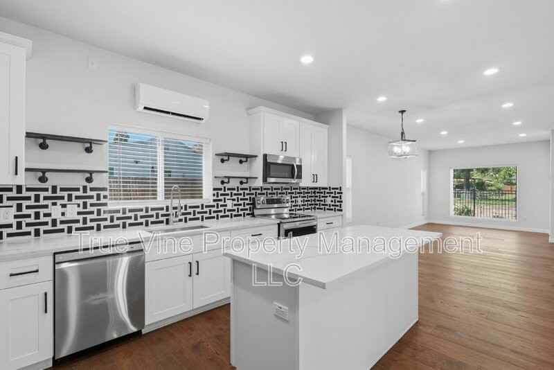 216 E Fest St - Photo 4 of 36