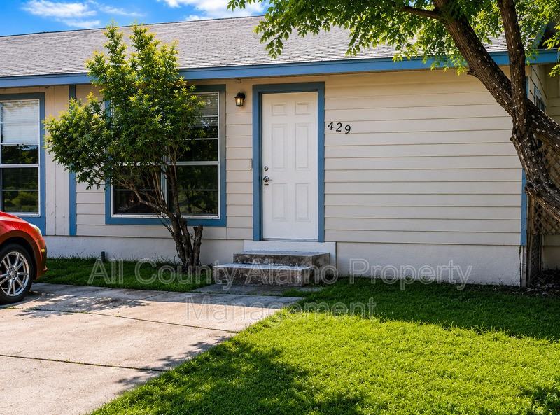 429 Zachry Dr - Photo 3 of 14