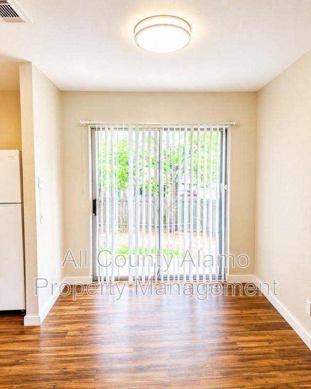 429 Zachry Dr - Photo 4 of 14
