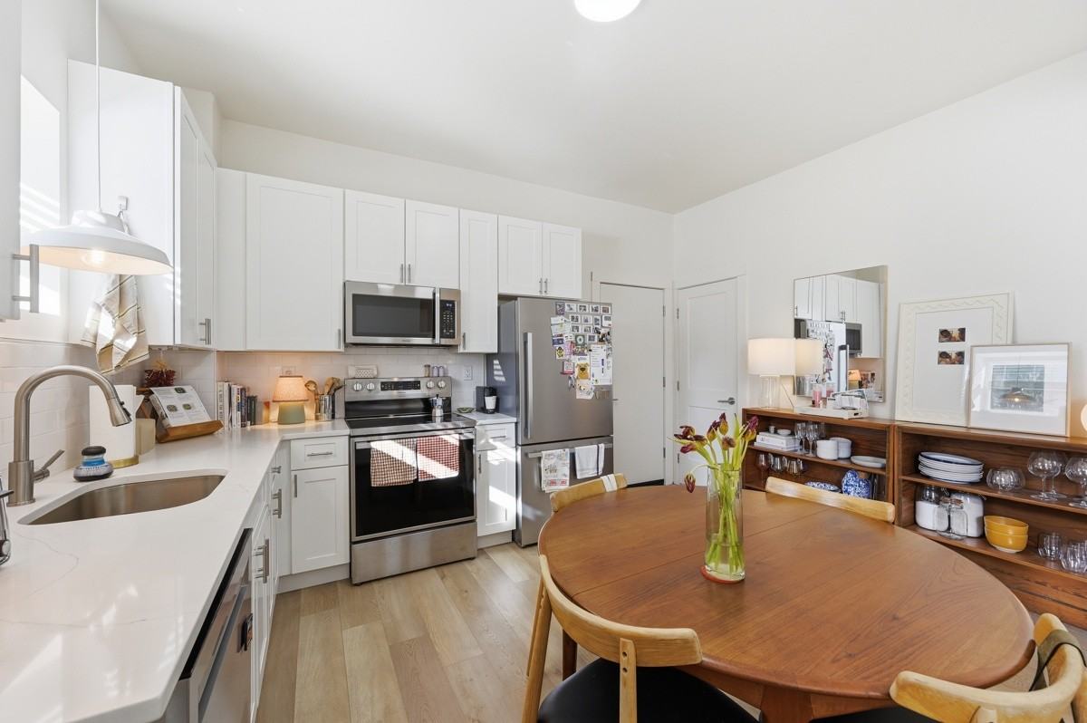3510 Butler St #7 - Photo 3 of 34