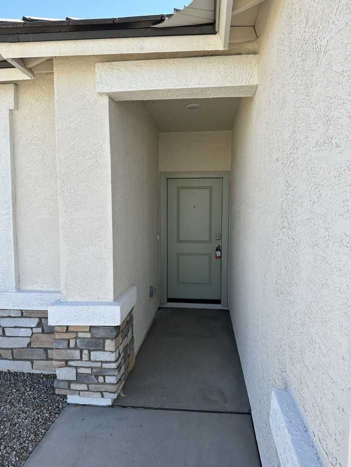 1567 E Fletcher Dr - Photo 2 of 27