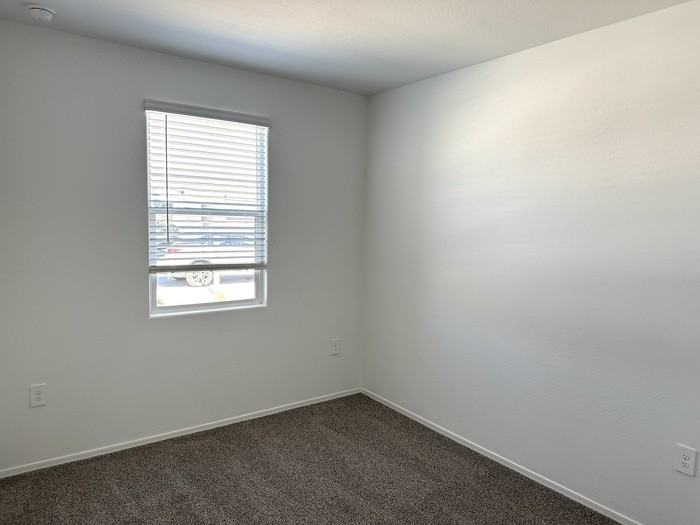 1567 E Fletcher Dr - Photo 4 of 27