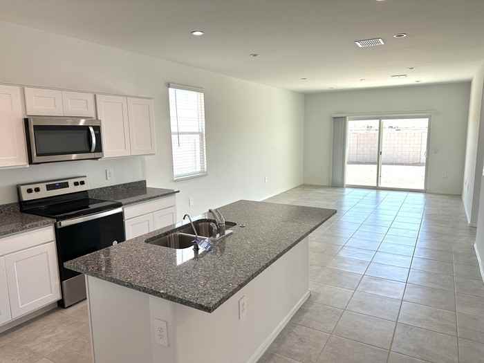 1567 E Fletcher Dr - Photo 6 of 27