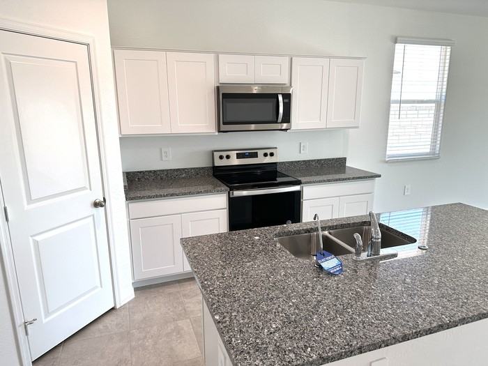 1567 E Fletcher Dr - Photo 7 of 27