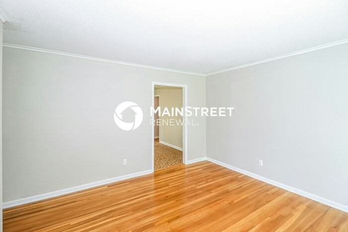 3193 Craig St - Photo 4 of 16