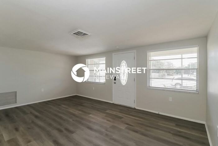 5400 Drift Tide Dr - Photo 4 of 16