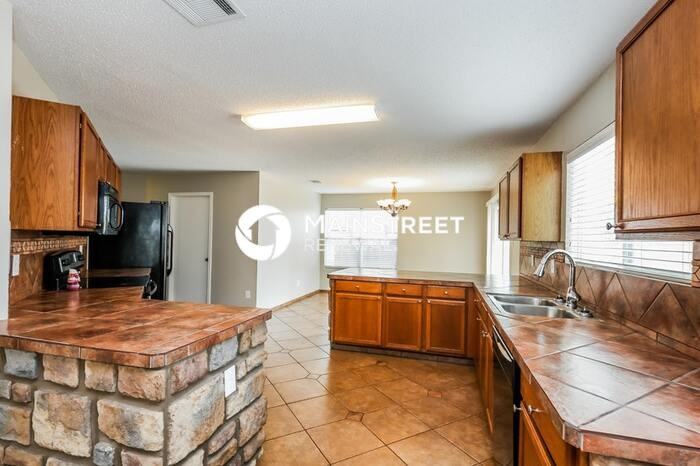 4820 Trail Hollow Dr - Photo 7 of 17