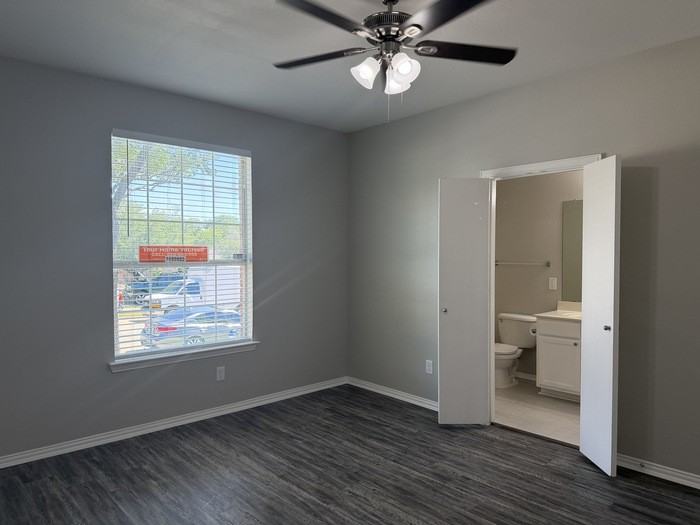 4815 Mexico Ct - Photo 3 of 28
