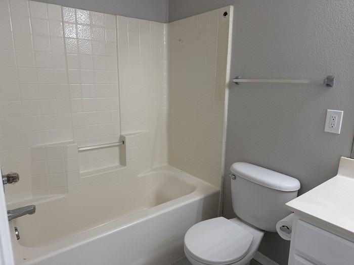 4815 Mexico Ct - Photo 5 of 28