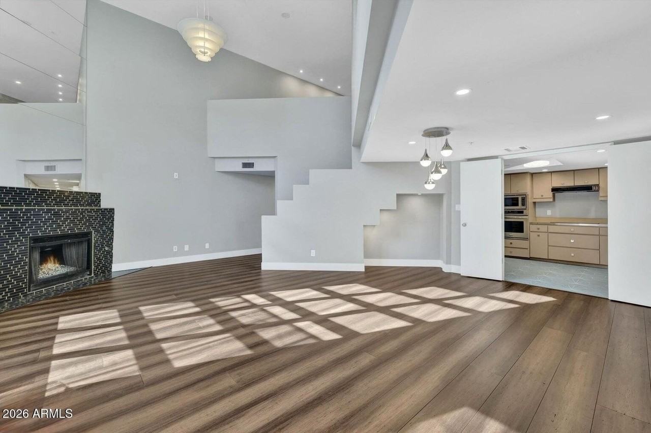 21 W Pasadena Ave #1 - Photo 2 of 14