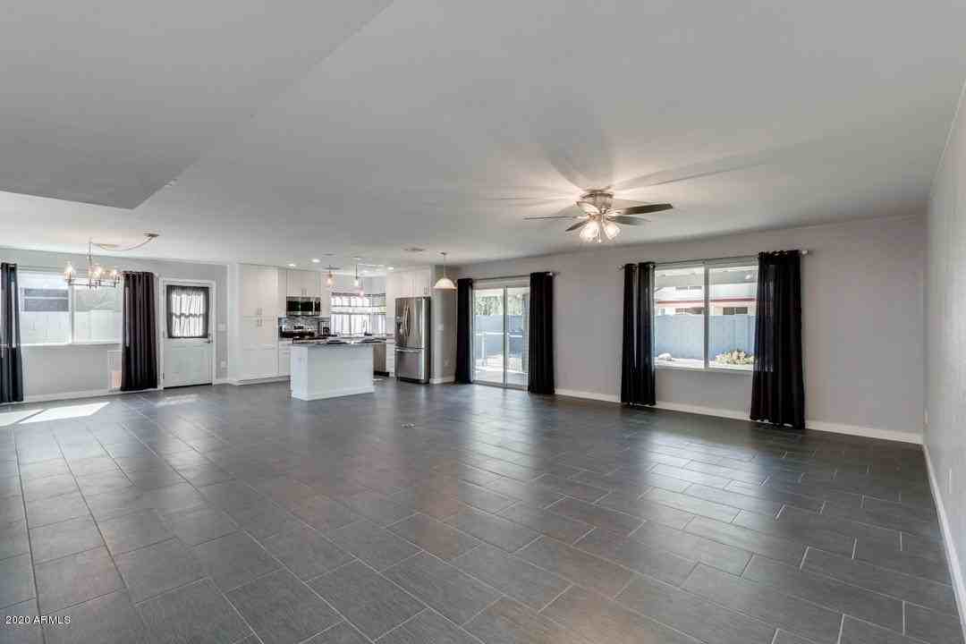 1115 W Barrow Dr - Photo 6 of 41
