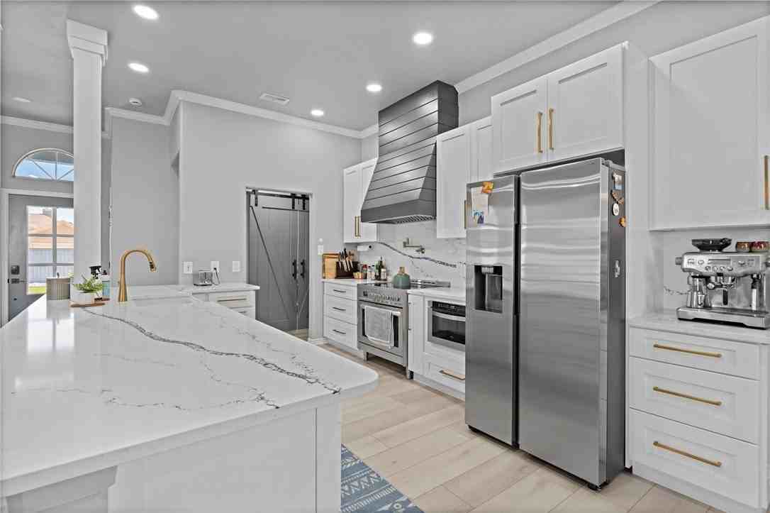 15705 Escapade St - Photo 5 of 19