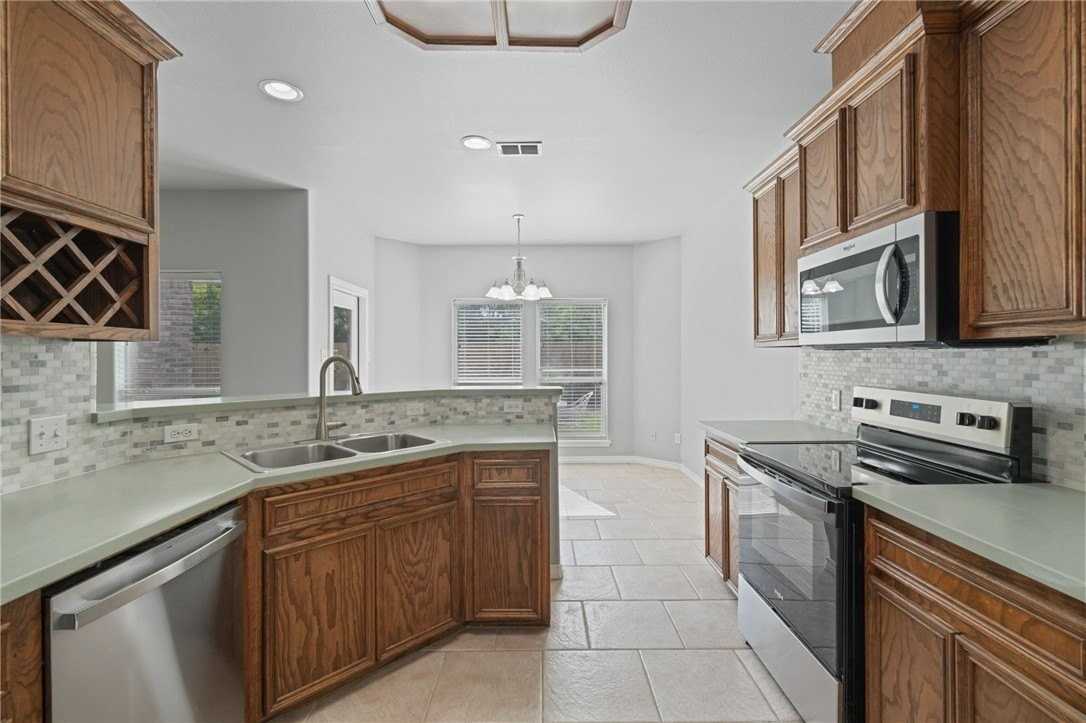 3141 Quail Springs Rd #4 - Photo 6 of 18