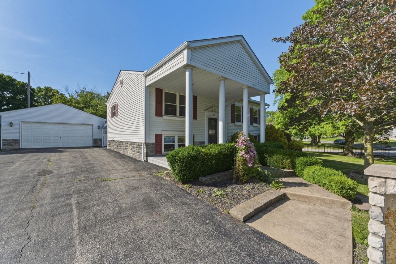 291 Hawthorne Rd - Photo 2 of 29