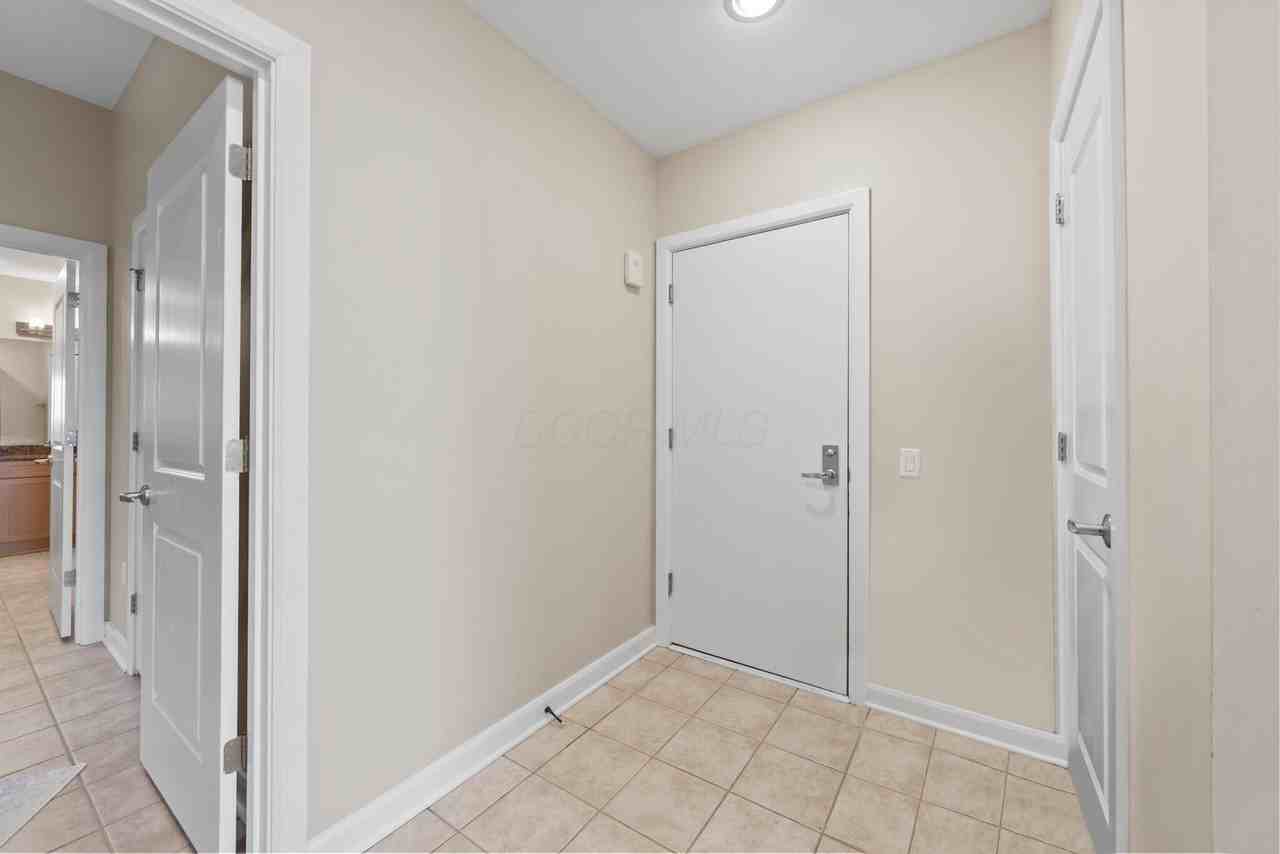 300 W Spring St #404 - Photo 3 of 48