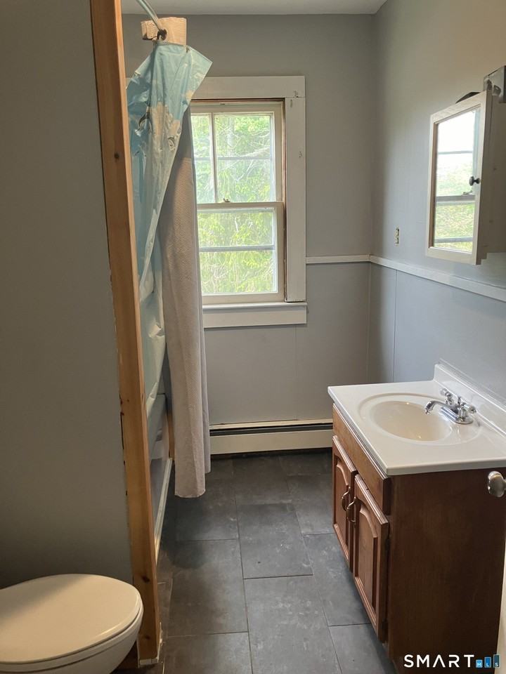 28 Village St - Photo 7 of 8