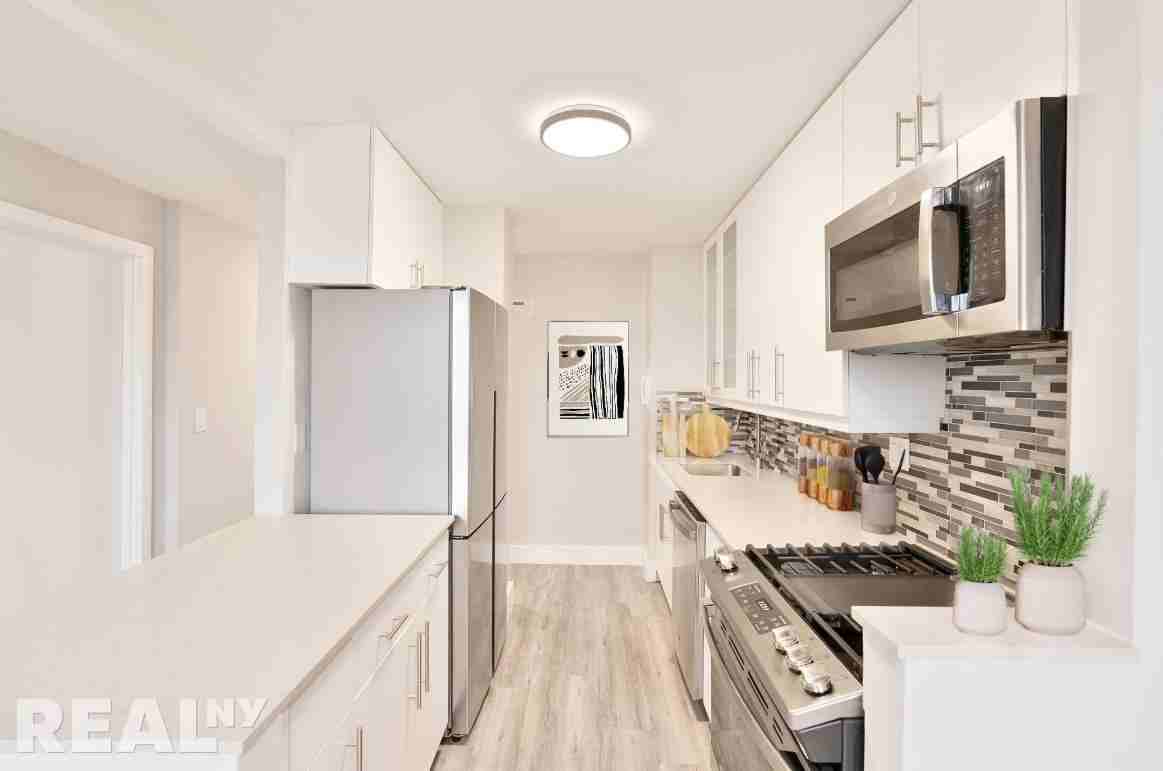 2nd Ave #2F - Photo 4 of 15