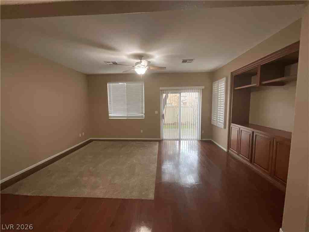 10841 Paradise Rd - Photo 5 of 36