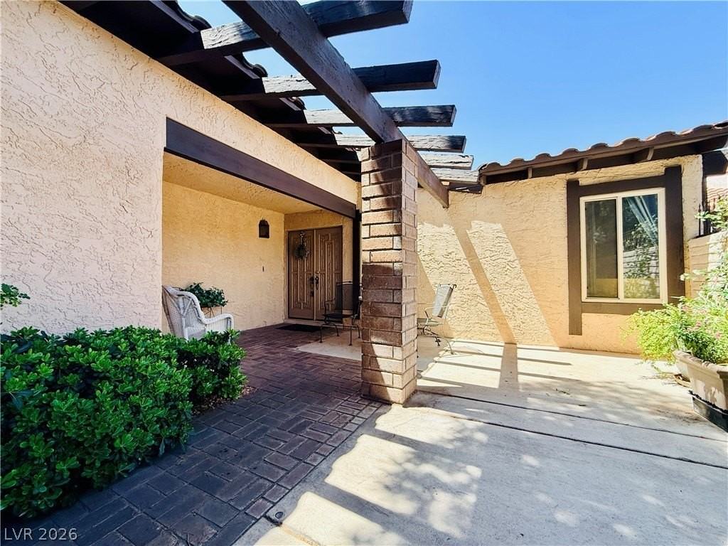 2212 Plaza Del Prado - Photo 4 of 46
