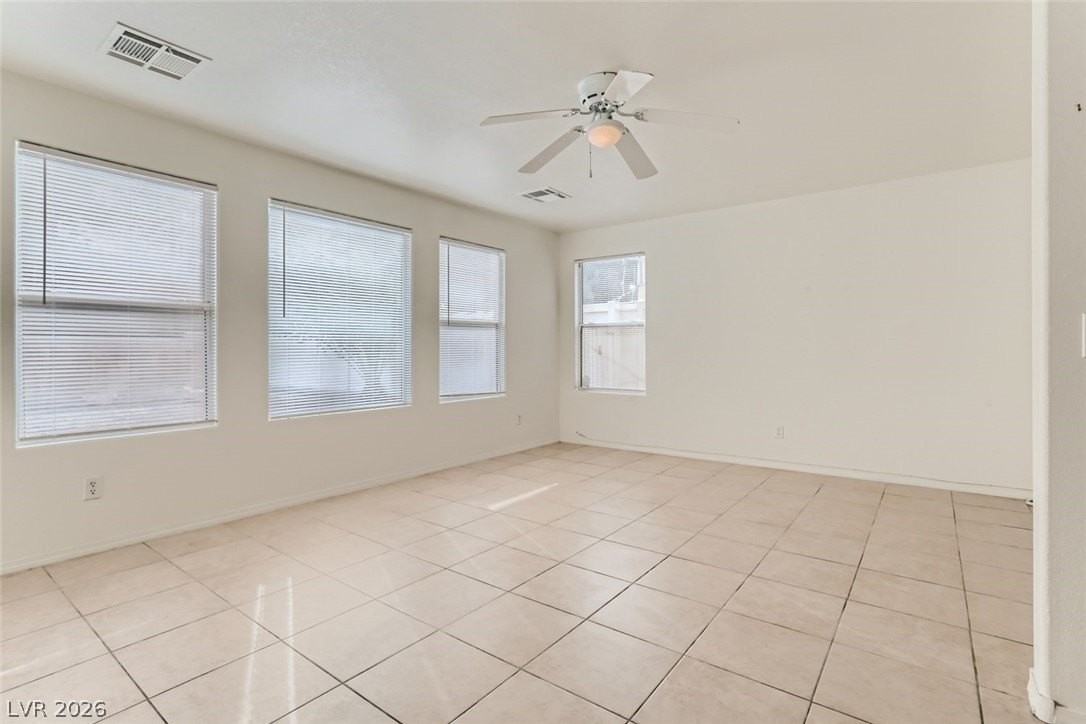 2537 Begonia Valley Ave - Photo 3 of 26
