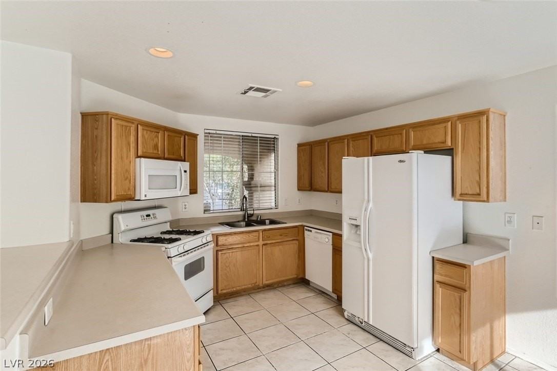 2537 Begonia Valley Ave - Photo 5 of 26