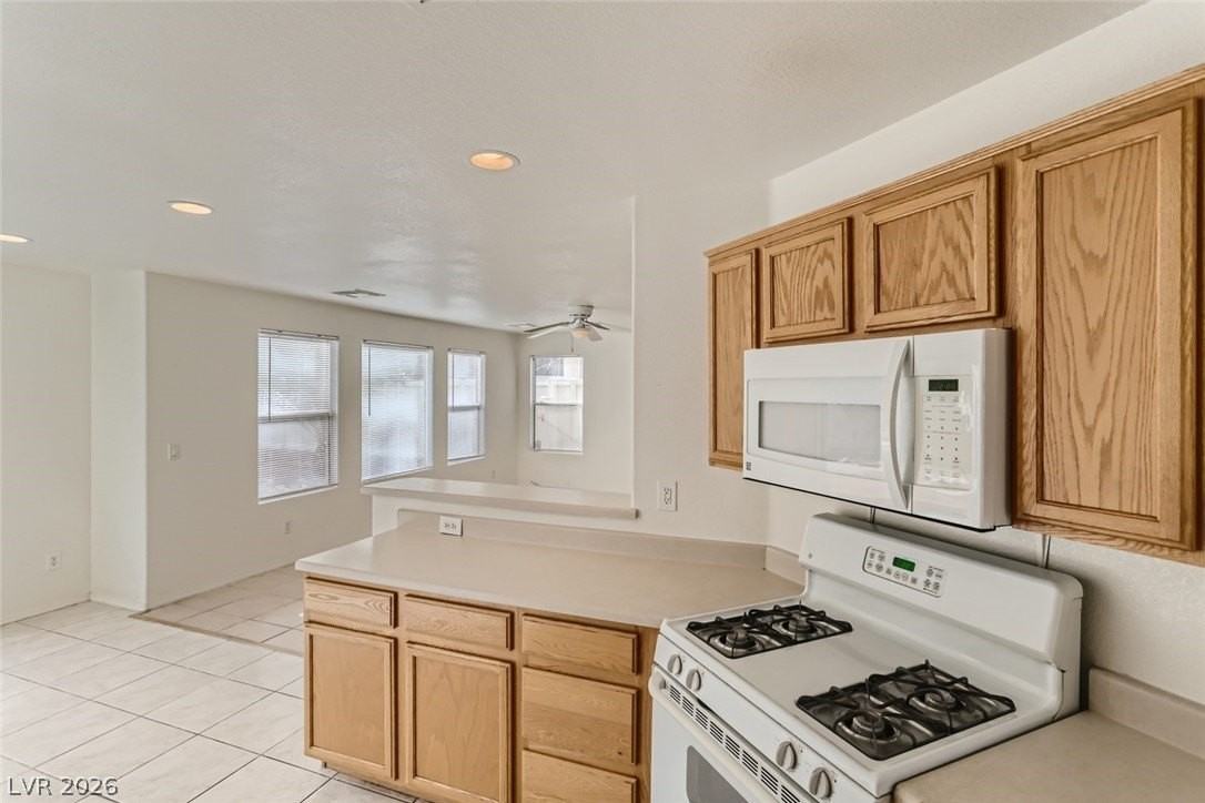 2537 Begonia Valley Ave - Photo 7 of 26
