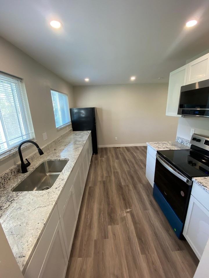 1654 Wiard Blvd - Photo 5 of 15