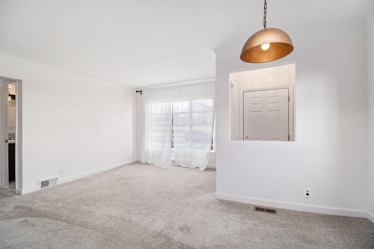 4526 Cooper Ave - Photo 4 of 15