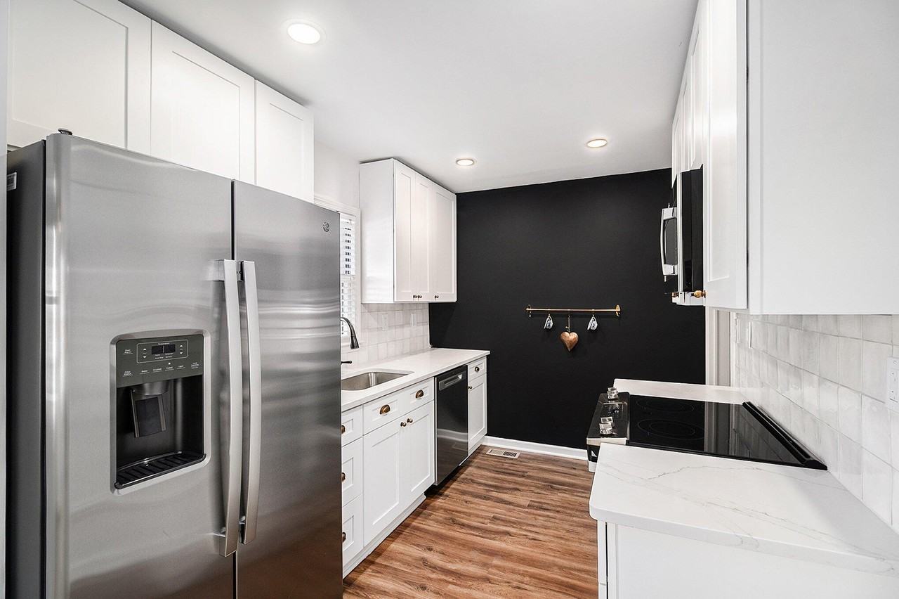 4526 Cooper Ave - Photo 6 of 15