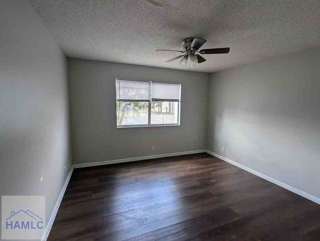 910 Brett Dr Apt 70 - Photo 2 of 8